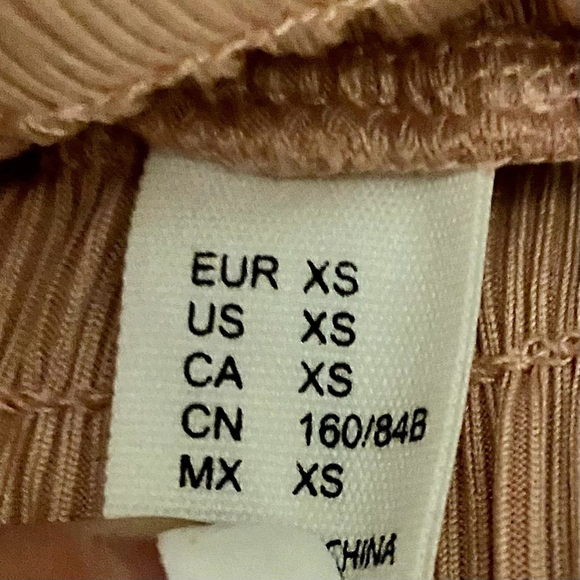 Pink One Shoulder Crop Top and Shorts Set - Picture 9 of 10